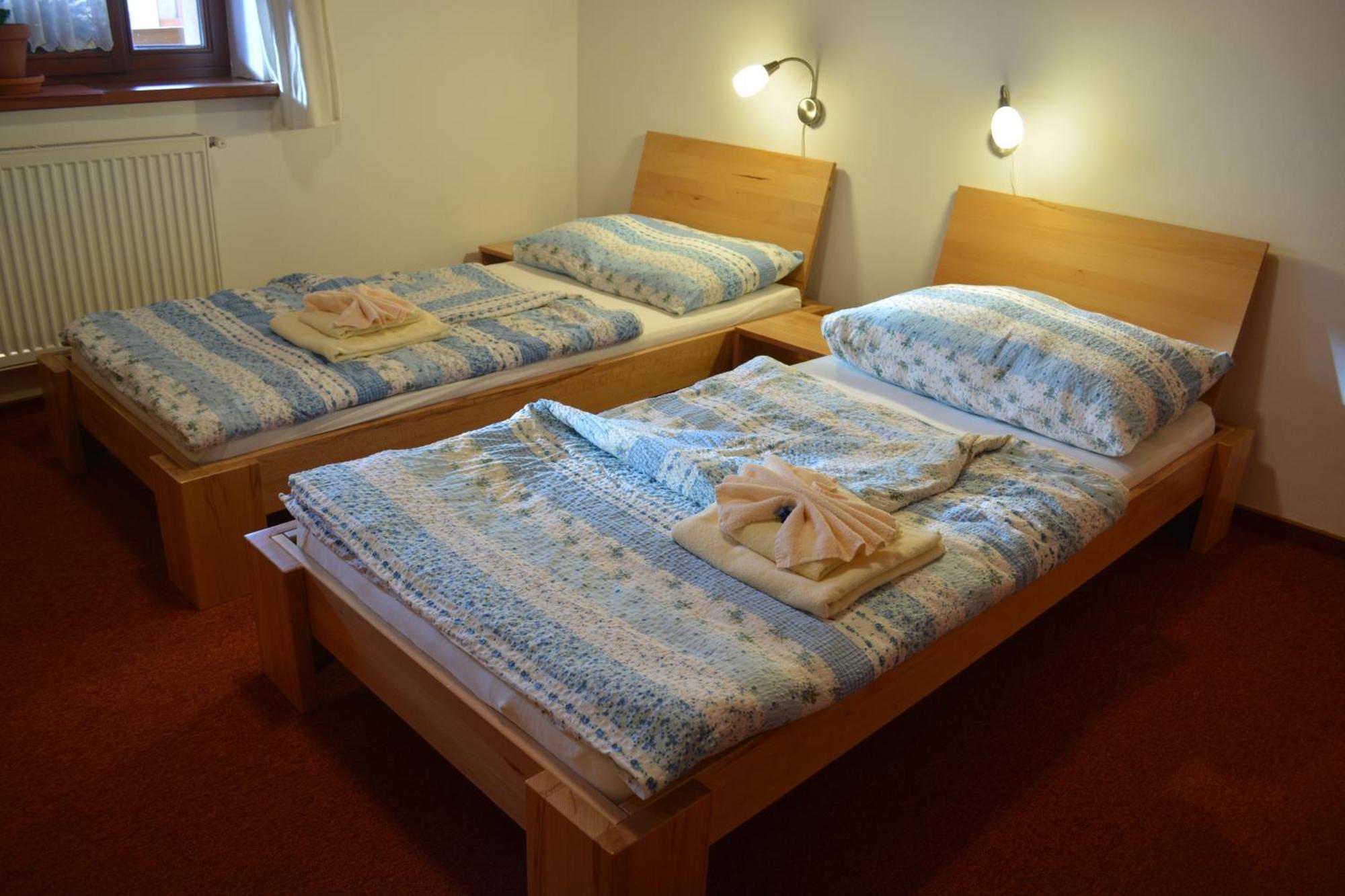 Penzion Farma Dvorec Radnice Chambre photo