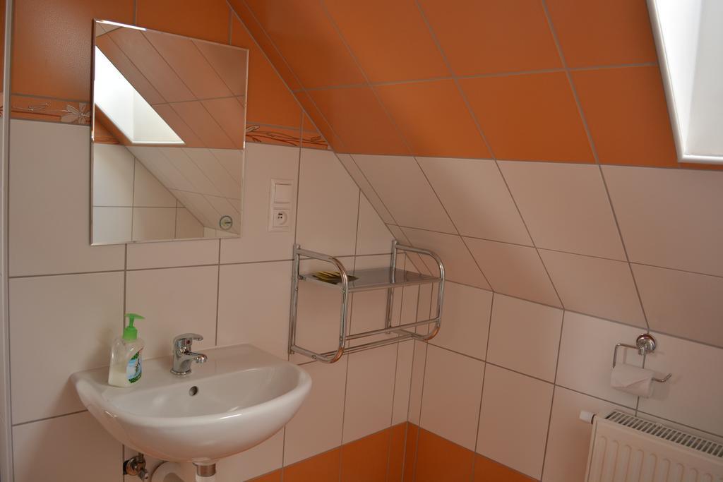 Penzion Farma Dvorec Radnice Chambre photo